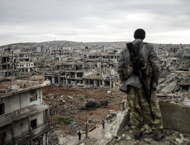 Συρία: Τουλάχιστον 34 άμαχοι νεκροί από αεροπορικές επιδρομές